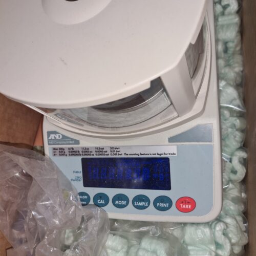 A&D Balance Scale FX-300in (without power chord)