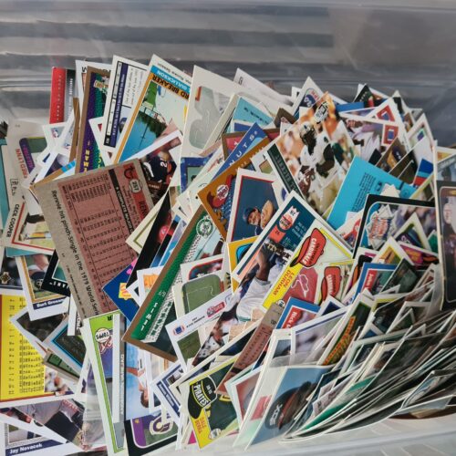 Large lot of baseball cards